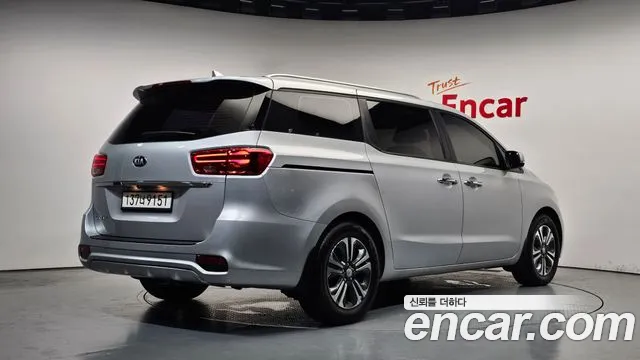 Kia Carnival 2019 thumb 2