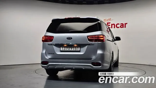 Kia Carnival 2019 thumb 4