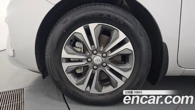 Kia Carnival 2019 thumb 5