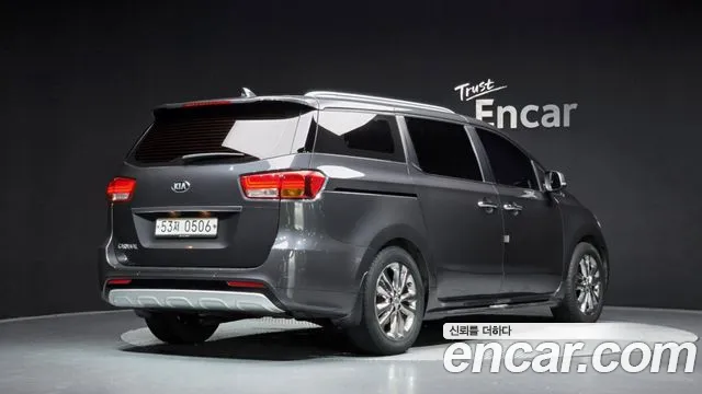 Kia Carnival 2016 thumb 2