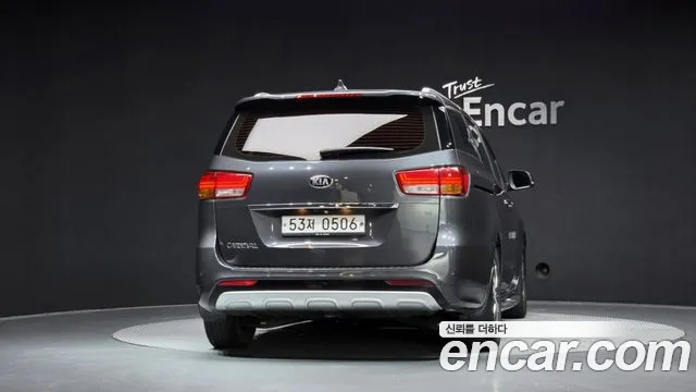 Kia Carnival 2016 thumb 4