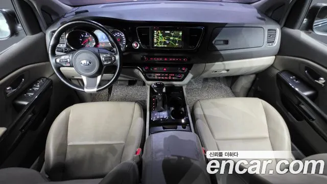 Kia Carnival 2016 thumb 7