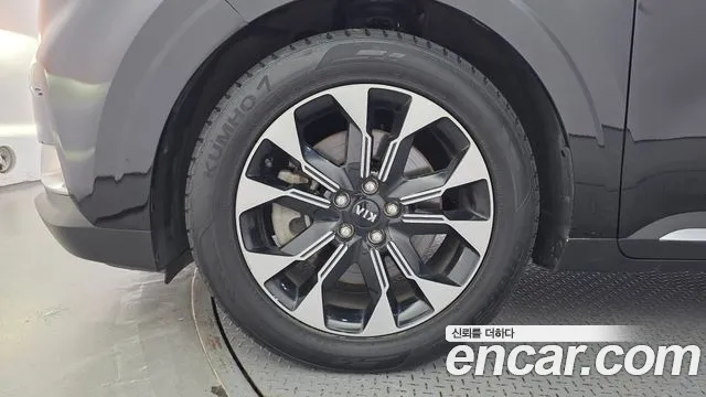 Kia Carnival 2021 thumb 5