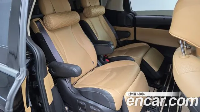 Kia Carnival 2021 thumb 11