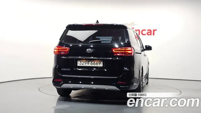 Kia Carnival 2018 thumb 4