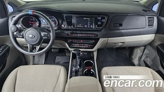 Kia Carnival 2018 thumb 7