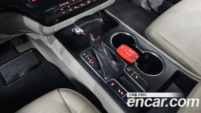 Kia Carnival 2018 thumb 9