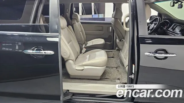 Kia Carnival 2018 thumb 12