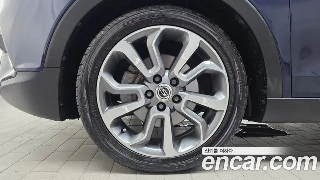 KG_Mobility_Ssangyong TIBOLI 2015 thumb 4