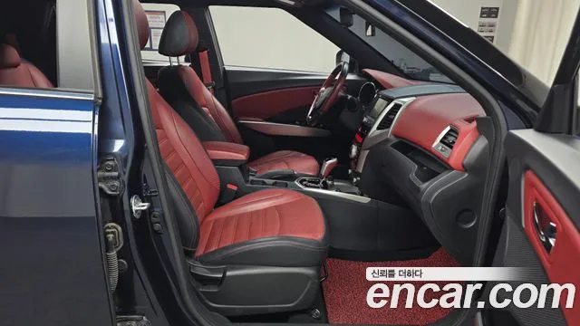 KG_Mobility_Ssangyong TIBOLI 2015 thumb 10