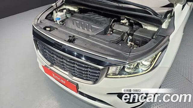 Kia Carnival 2018 thumb 6