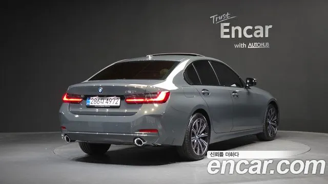 BMW 3-Series 2025 1