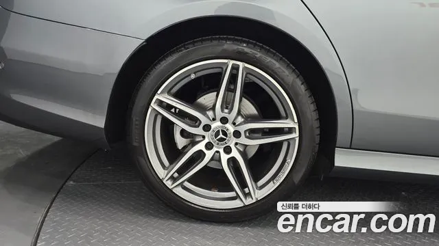 Mercedes-Benz E-Класс 2020 thumb 4