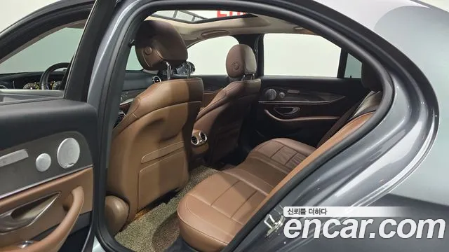 Mercedes-Benz E-Класс 2020 thumb 10
