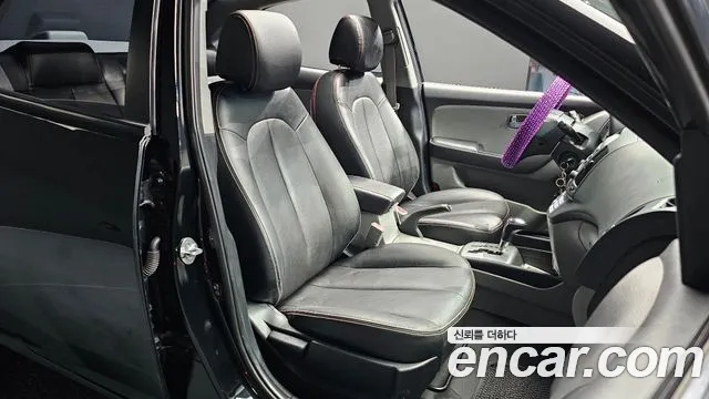 Hyundai Avante 2010 thumb 12