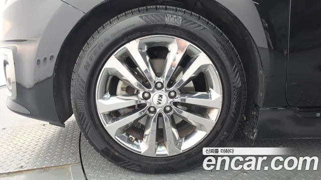 Kia Carnival 2017 thumb 5