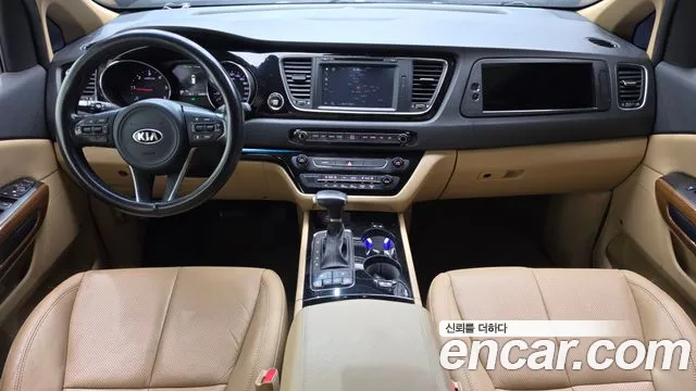 Kia Carnival 2017 thumb 7