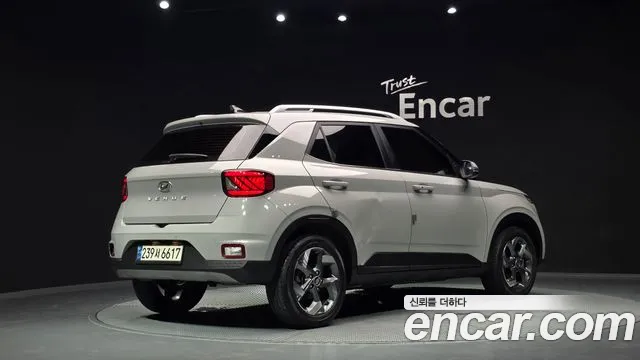 Hyundai Venue 2021 thumb 2