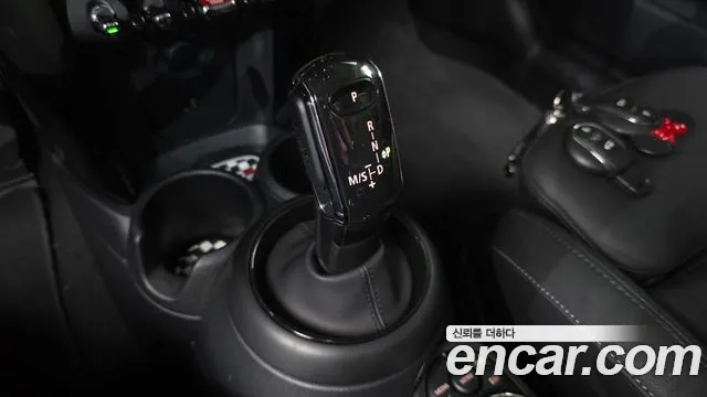 Mini Hatch 2023 thumb 9