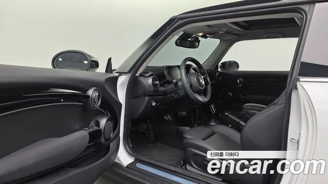 Mini Hatch 2023 thumb 10