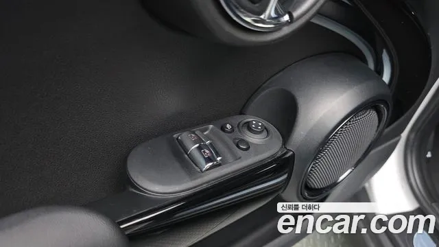 Mini Hatch 2023 thumb 11