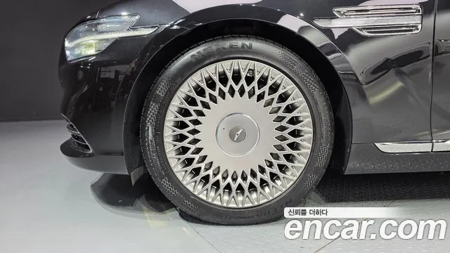 Genesis G90 2019 thumb 5