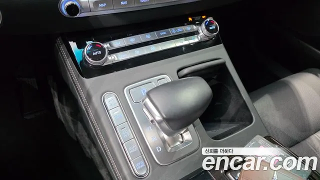 Genesis G90 2019 thumb 9