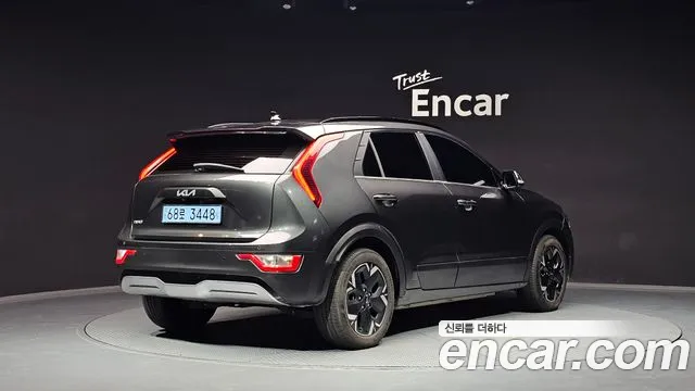 Kia Niro 2023 thumb 2