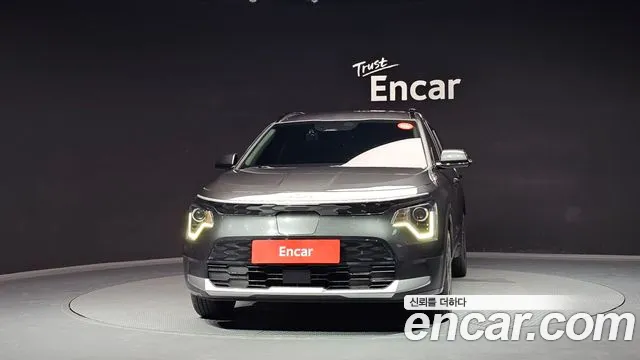 Kia Niro 2023 thumb 3