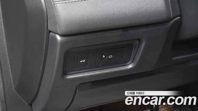 Land Rover Discovery Sport 2018 thumb 12