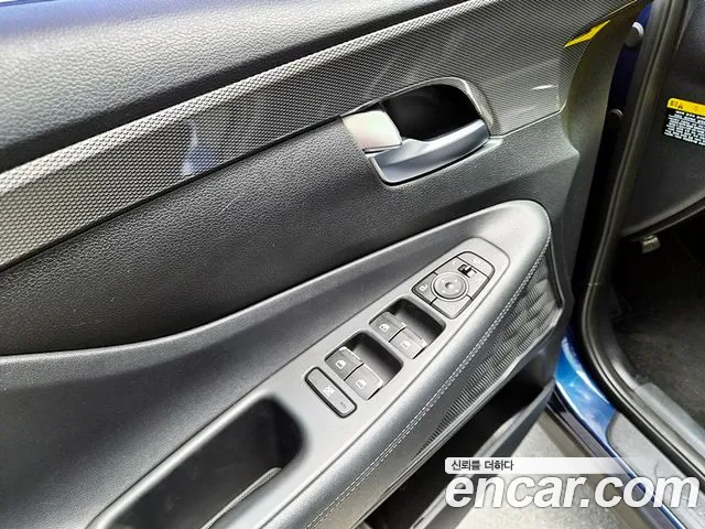 Hyundai Santa Fe 2018 thumb 8