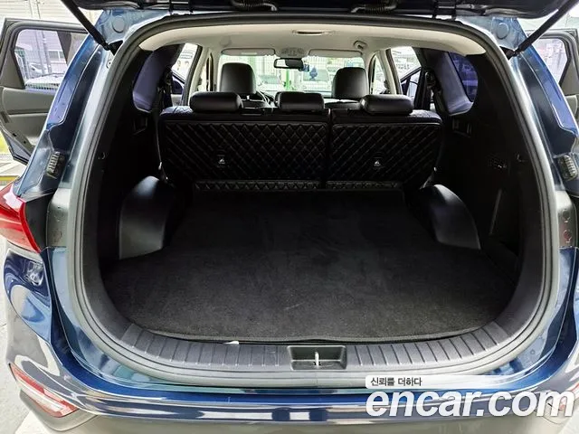 Hyundai Santa Fe 2018 thumb 9
