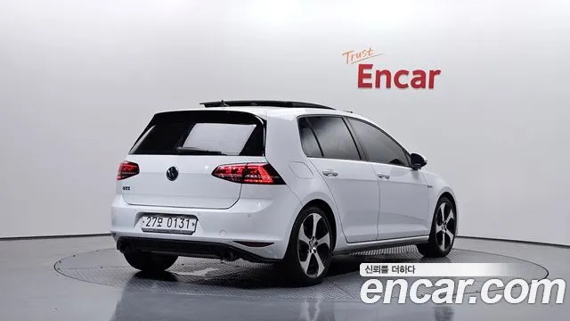 Volkswagen Golf Sportsvan 2016 thumb 2