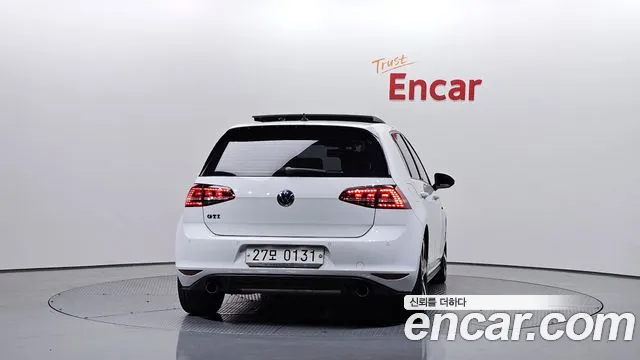 Volkswagen Golf Sportsvan 2016 thumb 4