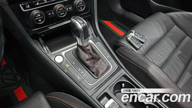 Volkswagen Golf Sportsvan 2016 thumb 9