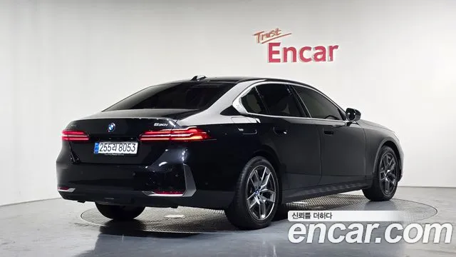 BMW 5 серии 2026 thumb 2