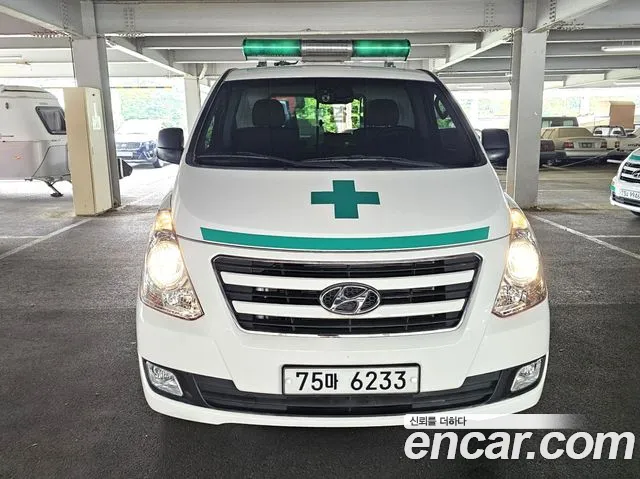 Hyundai Starex 2017 thumb 2
