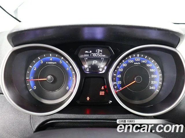 Hyundai Avante 2012 thumb 6