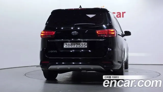 Kia Carnival 2019 thumb 4