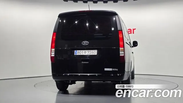 Hyundai Staria 2024 thumb 4