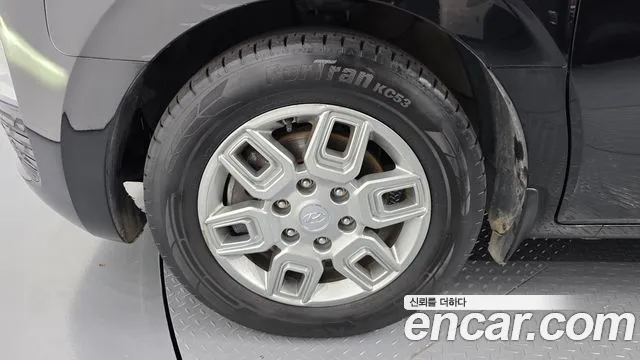 Hyundai Staria 2024 thumb 5