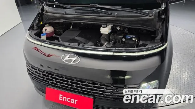 Hyundai Staria 2024 thumb 6