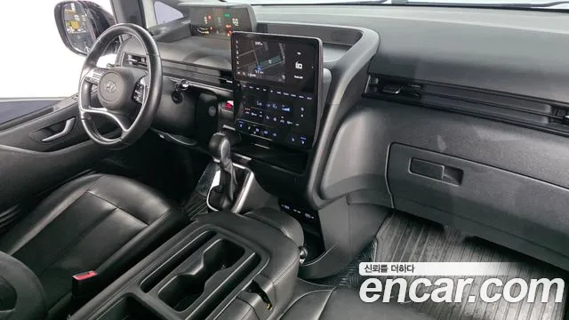 Hyundai Staria 2024 thumb 7