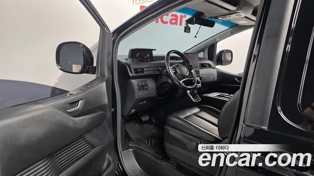 Hyundai Staria 2024 thumb 10
