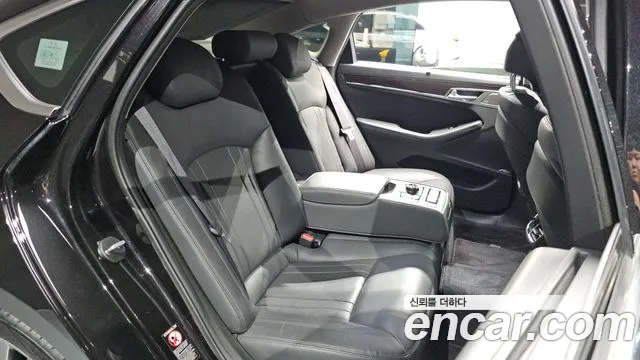 Genesis G80 2018 thumb 11