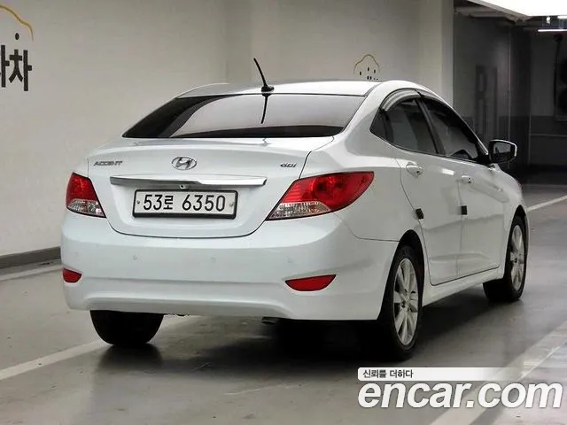 Hyundai Accent 2013 thumb 4