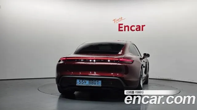 Porsche Taycan 2020 thumb 4
