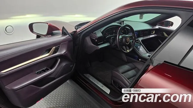 Porsche Taycan 2020 thumb 10