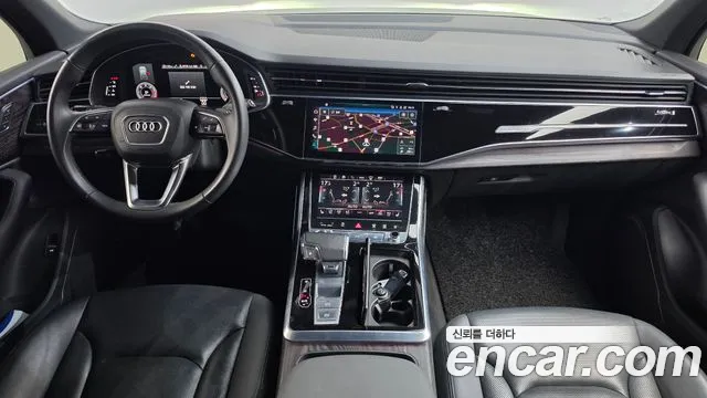 Audi Q7 2021 thumb 7