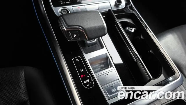 Audi Q7 2021 thumb 9